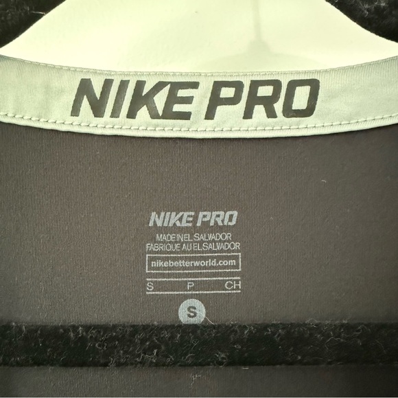 Nike Pro Dri Fit Women's Black V- Neck Short Sleeve Tee, Size S - Picture 3 of 3